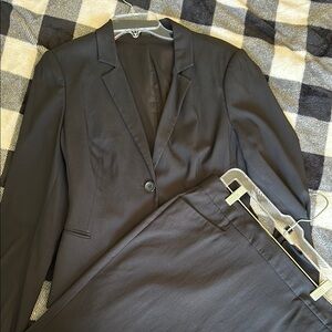 Express Skirt Suit